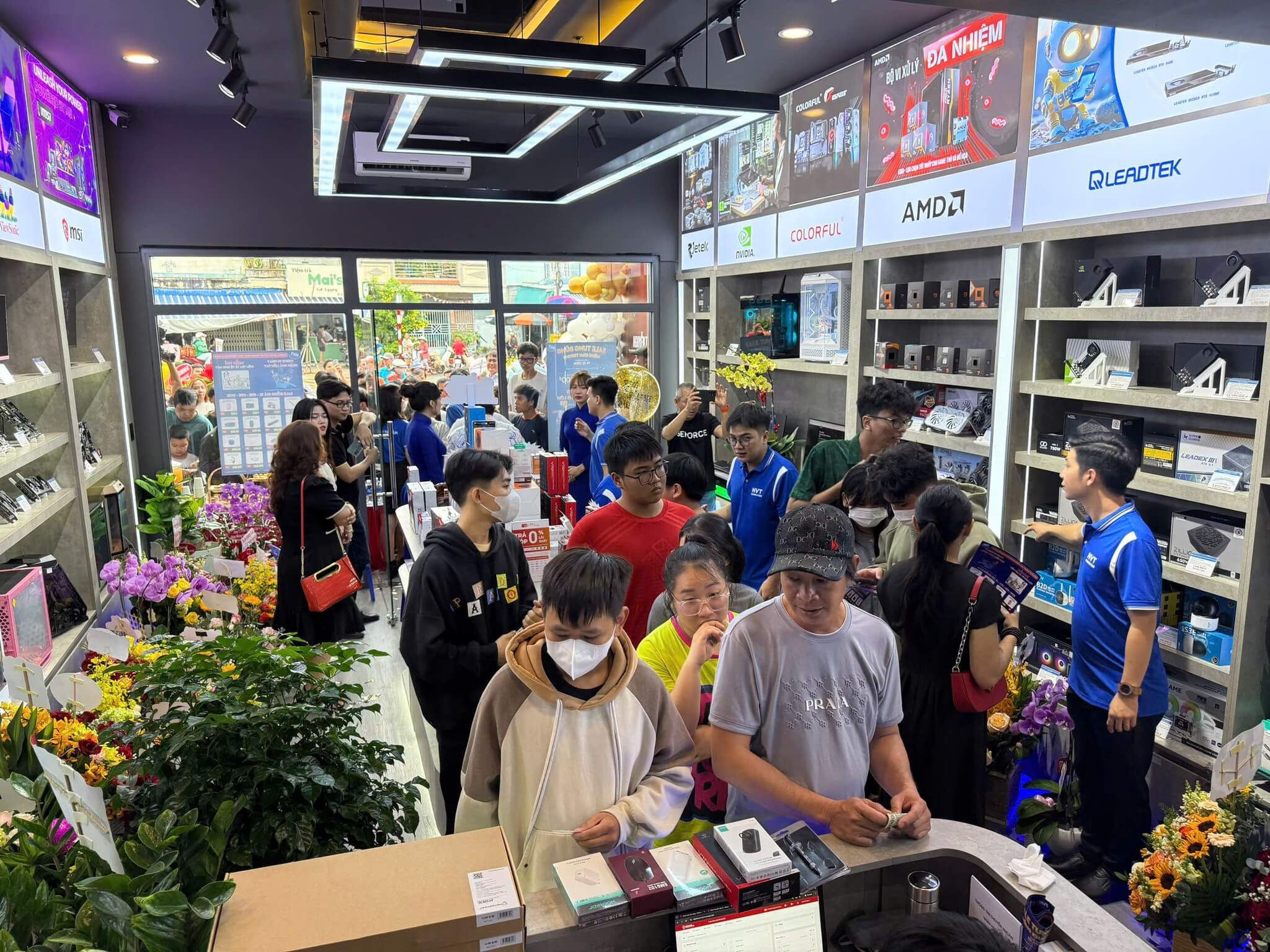 Hình ảnh tại ngày khai trương CN Vũng Tàu của Nguyễn Thuận Computer